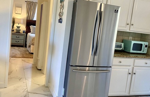 South Laguna Apartment | Beautiful, Bright and Spacious Steps From The Beach