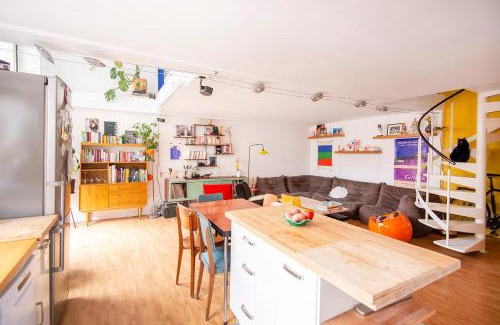 Notre-Dame du Mont Apartment | Beautiful Bright Apt With Terrace