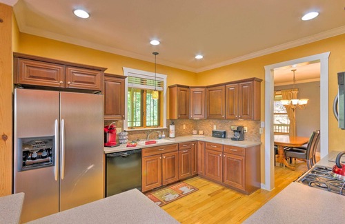 Bryson City House | Beautiful Bryson City Home w/Hot Tub & Mtn Views!