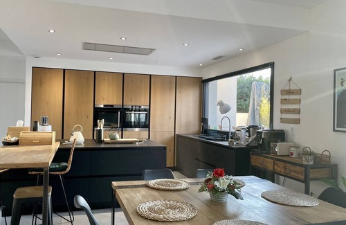 Caumont-sur-Durance Villa | Beautiful contemporary house near Avignon and the Luberon