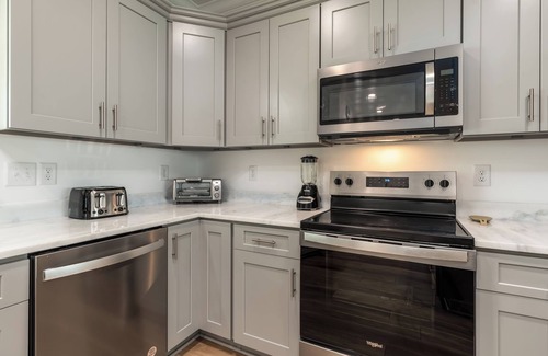 Dauphin Island House | Beautiful C's - 5/5, bayfront, private pool, sleeps 20