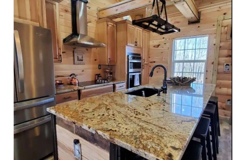 Frenchburg Cabin | Beautiful Cabin 18 miles from RRG - Hot Tub WiFi Fire pit Lake