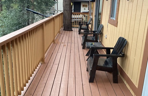 Crestline Cabin | Beautiful cabin 2 story with 2 decks, near Lake Gregory, Lake Arrowhead.