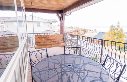 Harbor Village House | Beautiful Cabin close to town and the State Marina