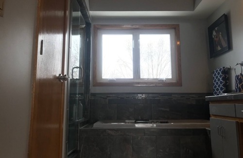 Olathe House | Beautiful Cabin-Like Home With Pond In The City