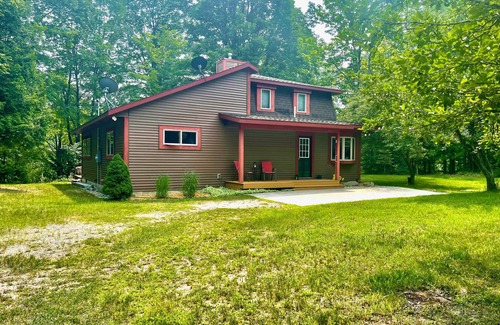 Thompsonville Cabin | Beautiful Cabin located on the Betsie River and close to Crystal Mountain Resort