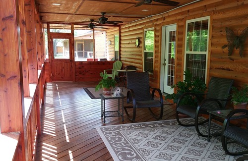 Mountain View Cabin | Beautiful cabin style home backing up on the White River!