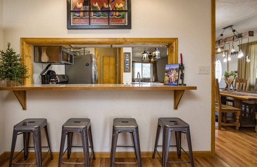 Estes Park Cabin | Beautiful Cabin w/Hot Tub - Just Minutes Away from Estes Park and RMNP!