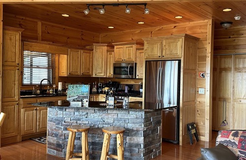 Mineral Bluff Cabin | Beautiful cabin w/mountain views - 3bdrms/2 baths, rec room, wrap around porch