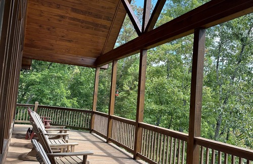 Mineral Bluff Cabin | Beautiful cabin w/mountain views - 3bdrms/2 baths, rec room, wrap around porch
