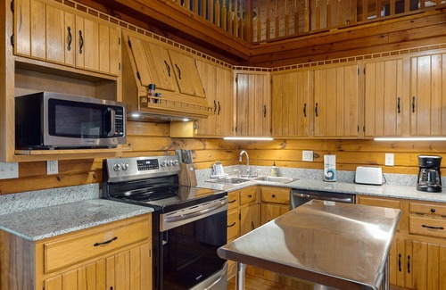 Town of Torrey Cabin | Beautiful cabin with near shoreline with firepit, lovely deck, fireplace & W/D