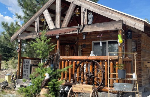Eureka Cabin | Beautiful cabin with rustic charm in Eureka, MT!