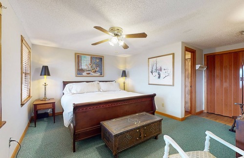 Tallassee Cabin | Beautiful cabin with spectacular view, hot tub, decks, 2 fireplaces & firepit