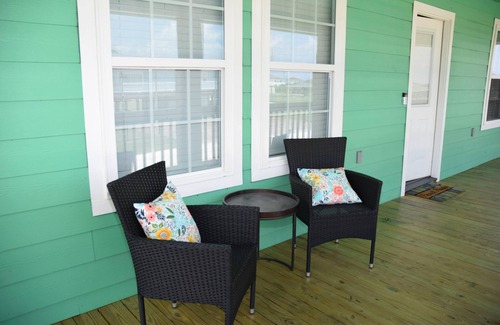 Hackberry House | Beautiful Canalfront in Hackberry. Minutes to Beach, Calcasieu Lake & Casinos!