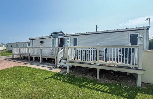 Mappleton House | Beautiful caravan for hire at Skipsea Sands Holiday Park ref 41098SF