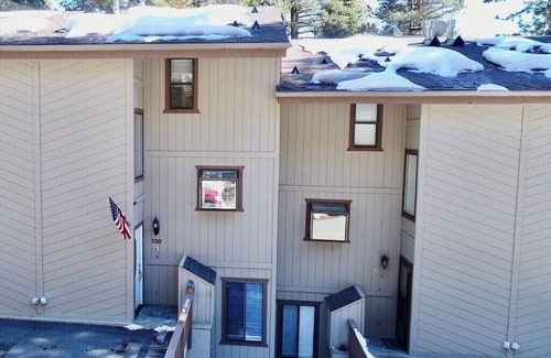 Incline Village House | Beautiful Cathedral Ceiling Townhome next to the Golf Course!