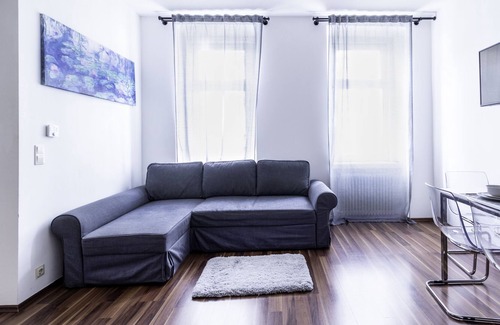 Rudolfsheim-Funfhaus Apartment | Beautiful Central Apartment,Next To U-Station with Inner Garden