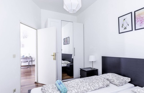 Rudolfsheim-Funfhaus Apartment | Beautiful Central Apartment,Next To U-Station with Inner Garden