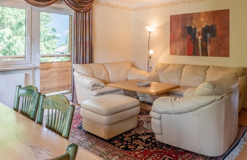 Itter Apartment | Beautiful central holiday flat, 2.6km to the ski lift