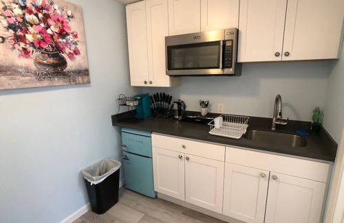East San Mateo Apartment | Beautiful centralized home away from home