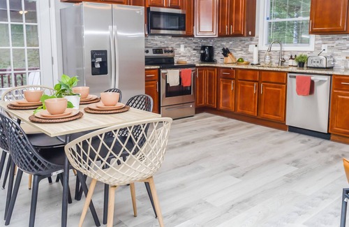 Church Street House | Beautiful Centrally Located, Spacious Family Retreat 🙋🏾‍♀️ Long & Short Stays