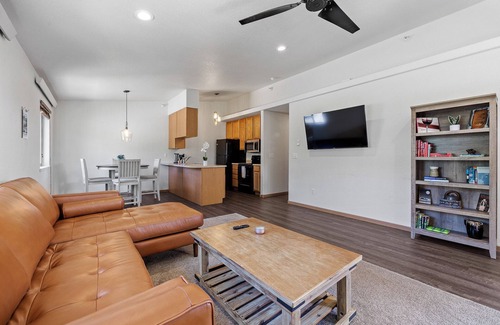 Rapid City Condo | Beautiful, Centrally Located Condo with Wifi and AC