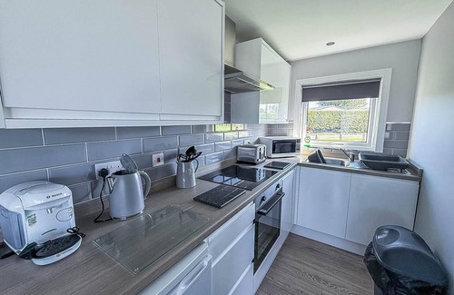 Great Yarmouth Ski Chalet | Beautiful chalet in the seaside village of Scratby, Norfolk ref 51054S