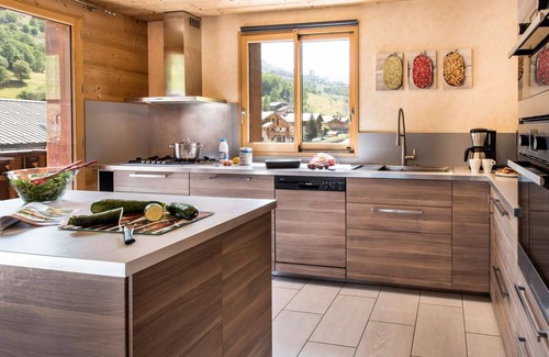 Le Bettaix Ski Chalet | Beautiful chalet Snow Angel -150m from the lift