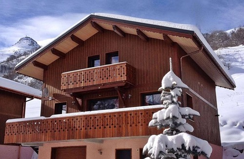 Le Bettaix Ski Chalet | Beautiful chalet Snow Angel -150m from the lift