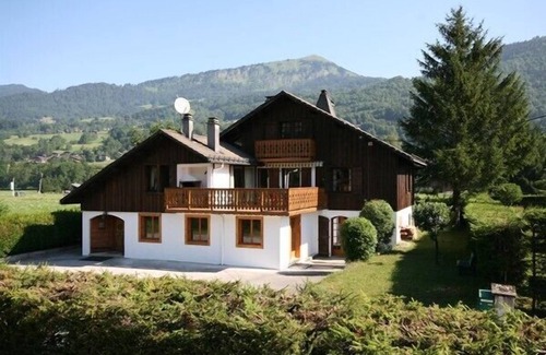 Samoens Ski Chalet | Beautiful chalet, hot-tub, games room, less than a 5 minute walk to ski lift