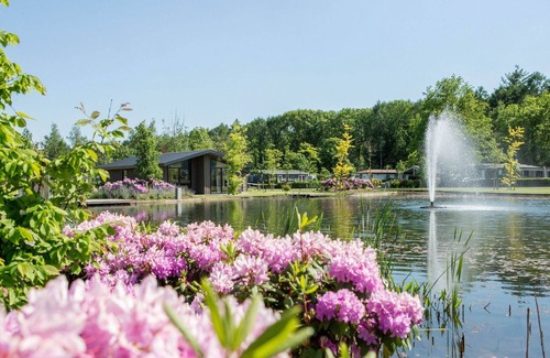 Municipality of Veldhoven Ski Chalet | Beautiful chalet with airco, in a holiday park