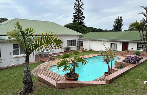 West Bank Villa | Beautiful, charming property for 6 to 8 people. Pool. Approx. 400m to the golf course