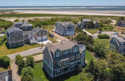 Chatham House | Beautiful Chatham Home, Walk to Beach and Town