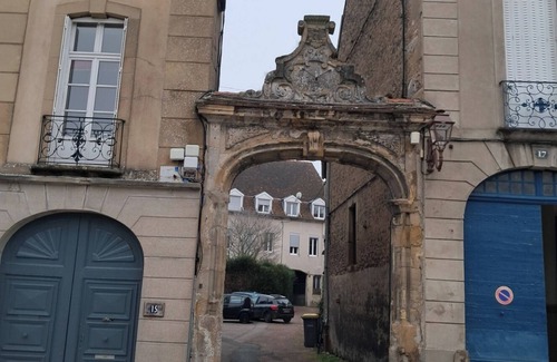 Autun Apartment | BEAUTIFUL CITY CENTER APARTMENT FOR FAMILY OR GROUP TRAVEL