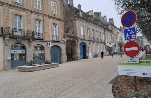 Autun Apartment | BEAUTIFUL CITY CENTER APARTMENT FOR FAMILY OR GROUP TRAVEL