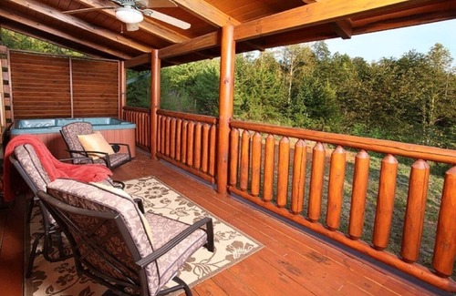 Sevierville Cabin | Beautiful, clean, comfortable and great views! Romantic and family friendly