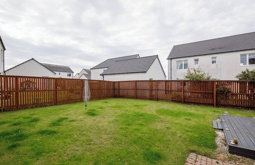 Eaglesham House | Beautiful clean spacious home Eaglesham Close to Beach, thé town and amenities.