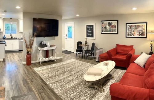 Yakima House | Beautiful, clean, well-stocked home - sleeps 7!