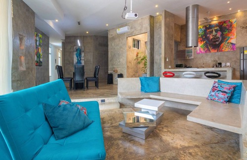 Crespo Apartment | Beautiful Private Villa 8-Bedrooms, in safe location.