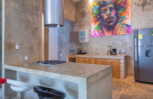 Crespo Apartment | Beautiful Private Villa 8-Bedrooms, in safe location.