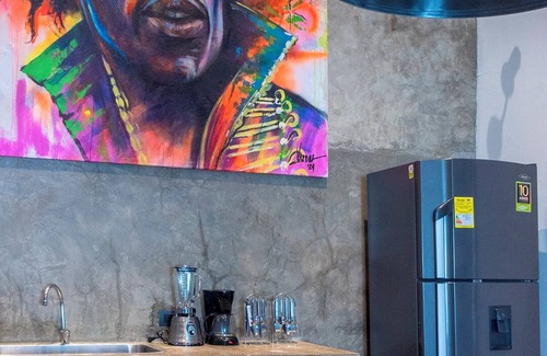 Crespo Apartment | Beautiful Private Villa 8-Bedrooms, in safe location.