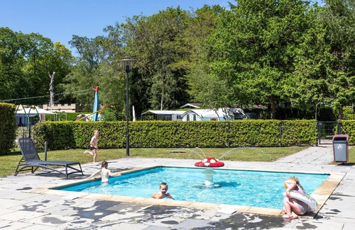 De Bult House | Beautiful cottage on the pond, in a holiday park not far from Giethoorn