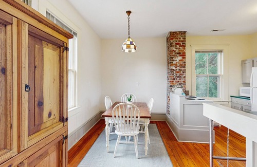 River District House | Beautiful coastal home with private back yard and close to downtown attractions