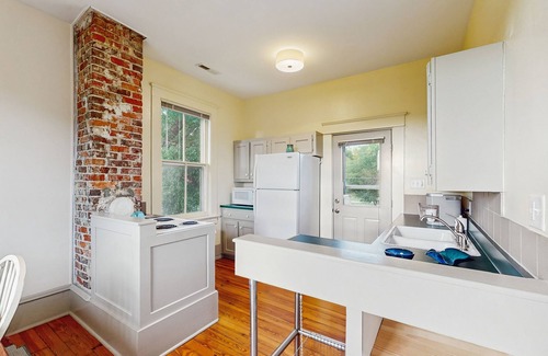 River District House | Beautiful coastal home with private back yard and close to downtown attractions