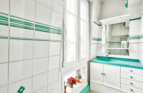Epinettes Apartment | Beautiful cocoon near Montmartre