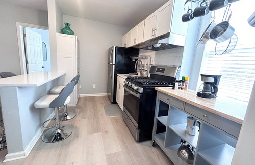 Montclair Apartment | Beautiful combined 5-bedrooms in Montclair with 4 min train to NYC