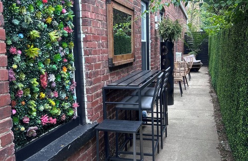 Montclair Apartment | Beautiful combined 5-bedrooms in Montclair with 4 min train to NYC