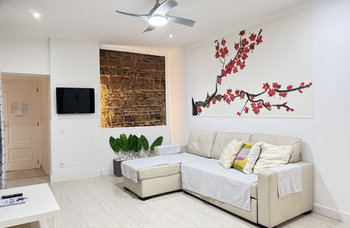 Malasana Apartment | Beautiful & Comfortable Apartment Gran Vía | A026