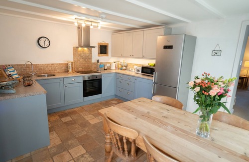Pendeen Cottage | Beautiful, comfortable, pet friendly cottage - Sleeps 4/5. Great reviews.