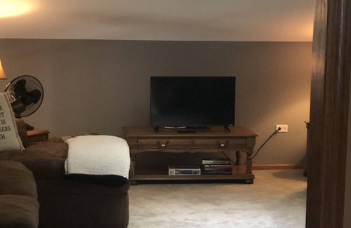 Tinley Park Apartment | Beautiful comfy loft